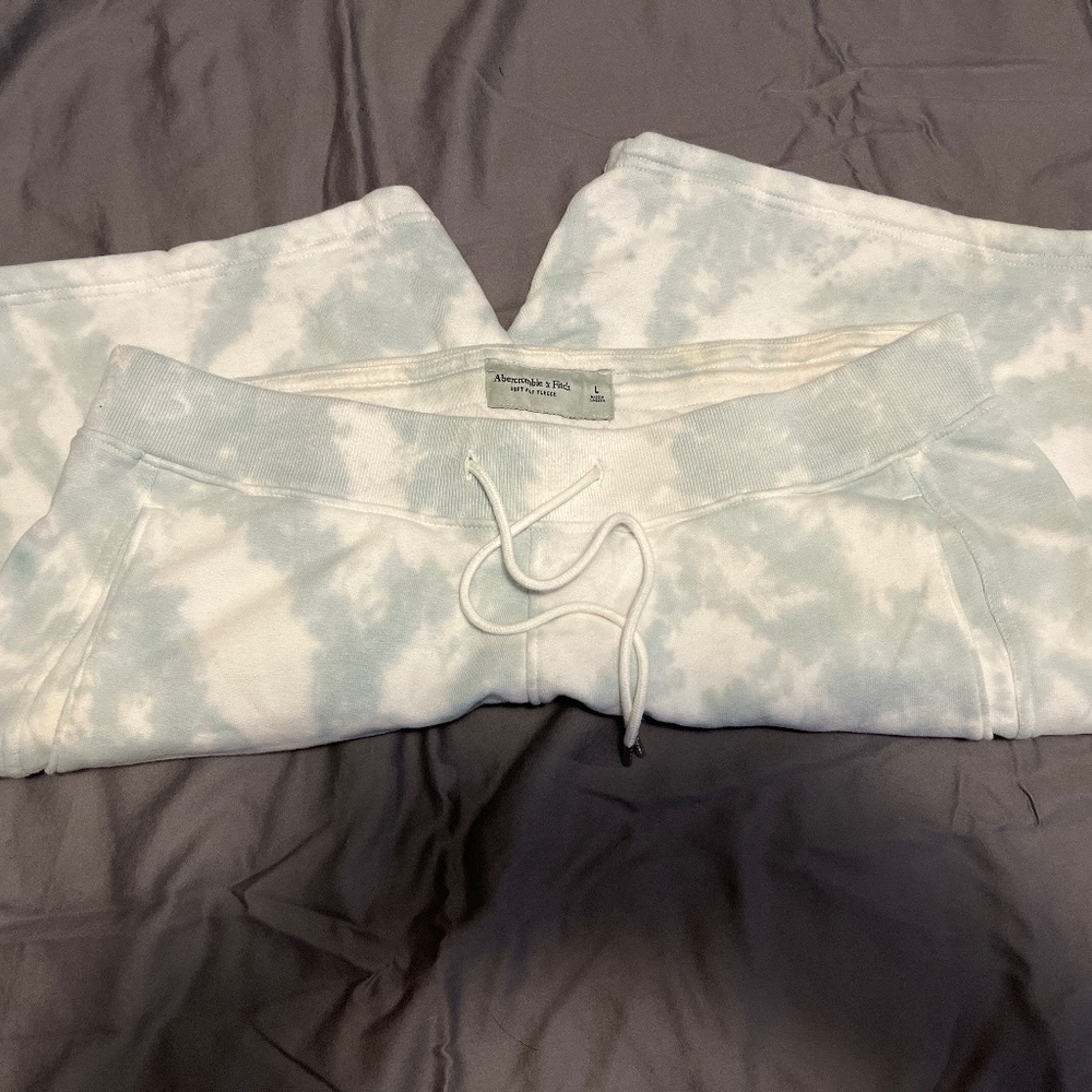 Abercrombie mens Large, soft fleece shorts